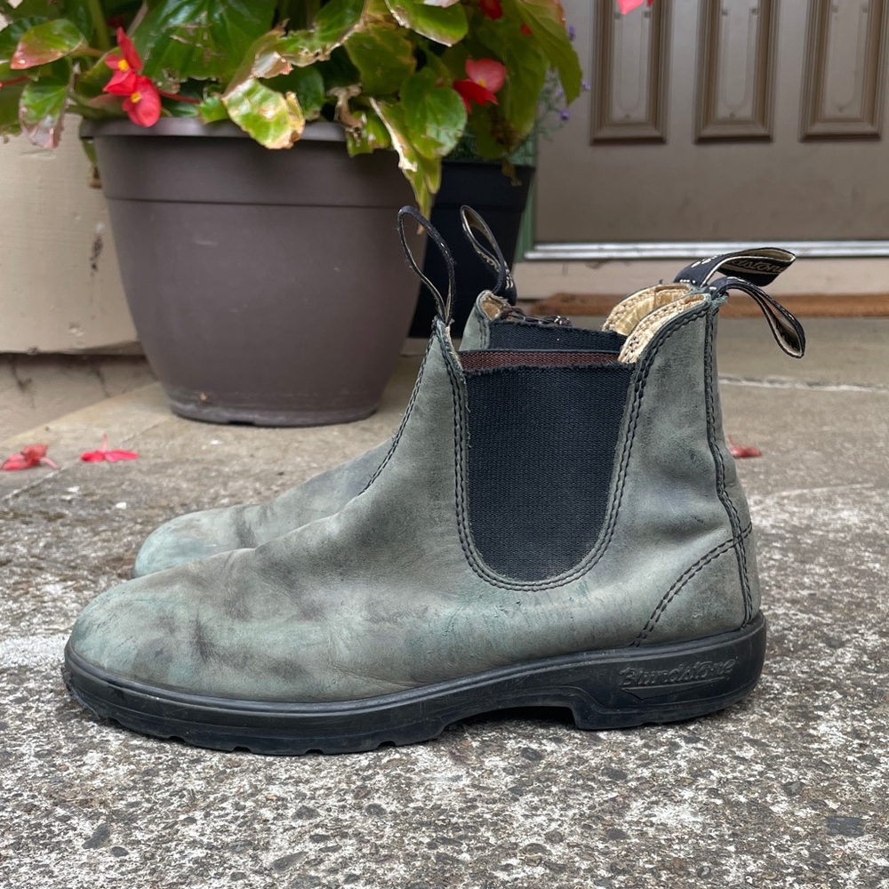 Blundstone Gray Leather Boots